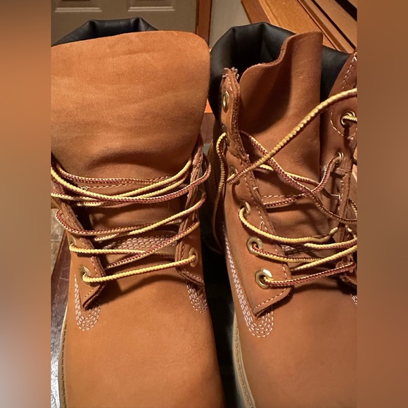 Timberlands - Picture 2 of 4